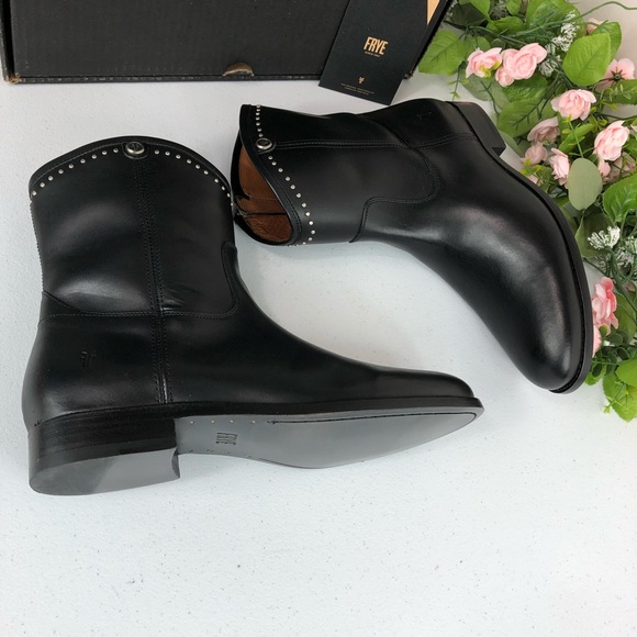 Frye Melissa stud short boots black size 7 (#A18) - Picture 3 of 8